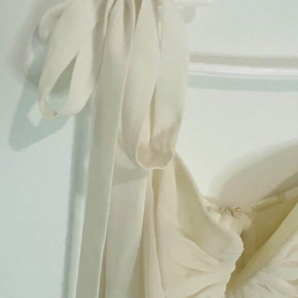 Alexis Dali Elegant Summer Dress in Gardenia Standout Piece - Picture 7 of 17